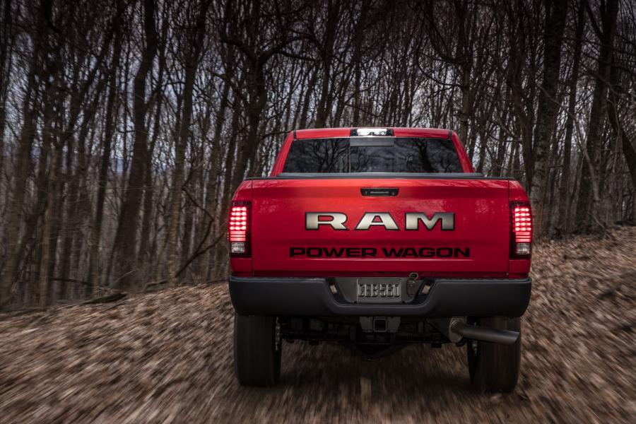 Dodge Ram 2500 Power Wagon Crew Cab 2016 года  (фото 13 из 28)